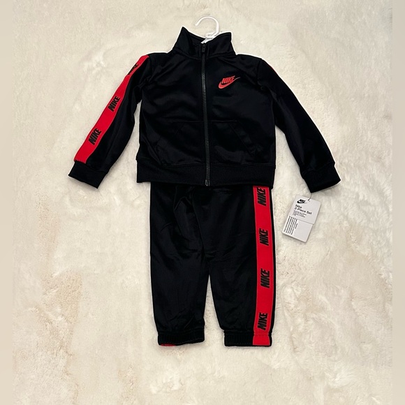 Nike Baby Boy's Sportswear Track Suit Tricot Two-Piece Set - Picture 10 of 10